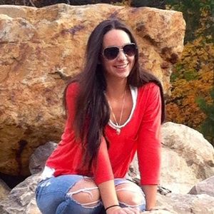 Meet your Posher, Genevieve